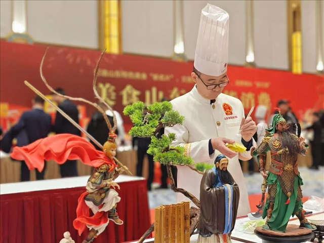 山东“舌尖经济”引领消费新热潮：鲁菜“出海”扩圈，餐饮营收大增7.7%