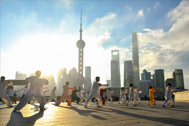 2019年8月28日，上海出台我国首个省级中长期健康行动方案《健康上海行动（2019-2030年）》。五年来，上海主要健康指标保持世界发达国家和地区领先水平。